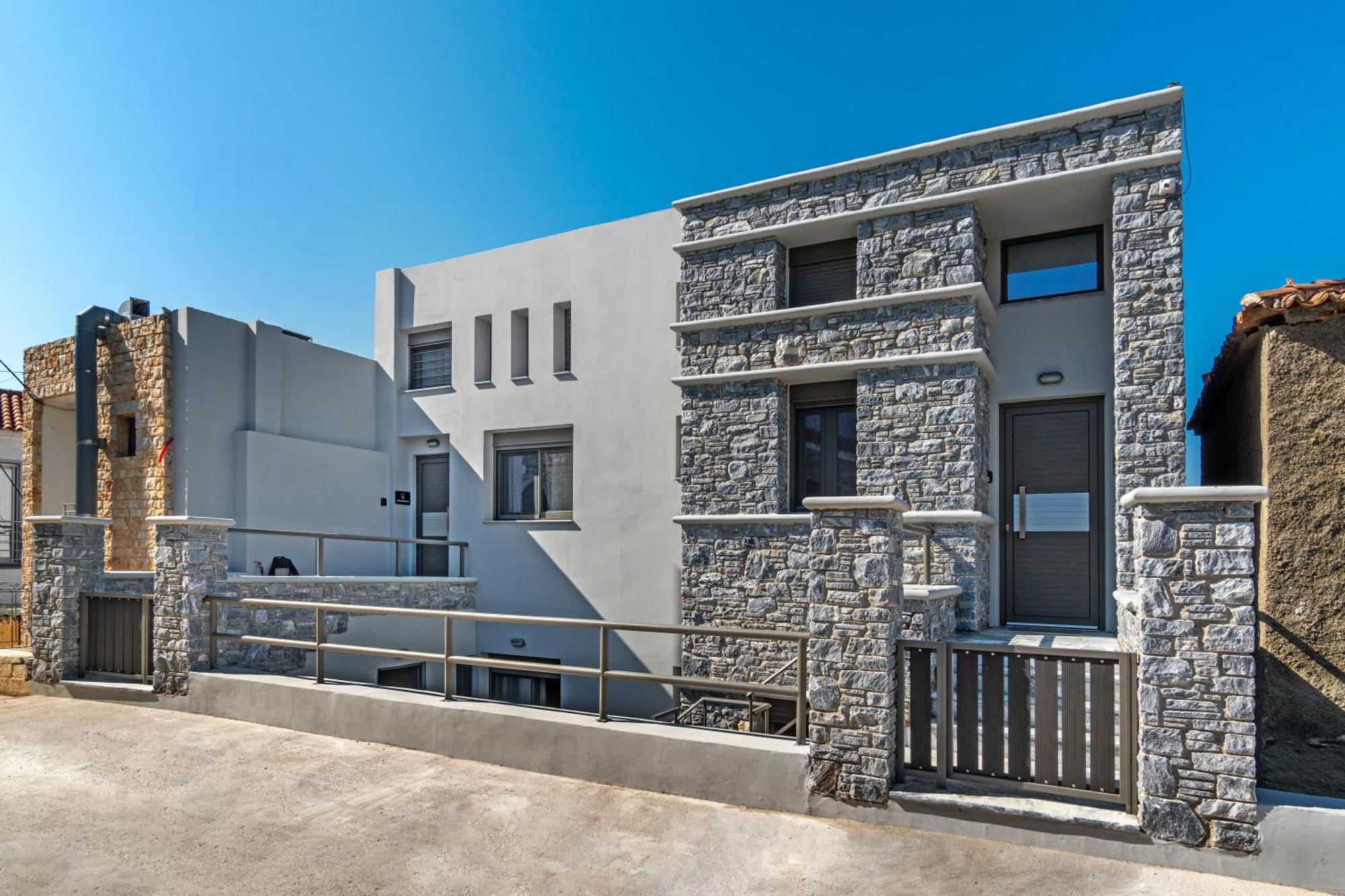 La Perla Suites Agioi Apostoloi  Exterior photo